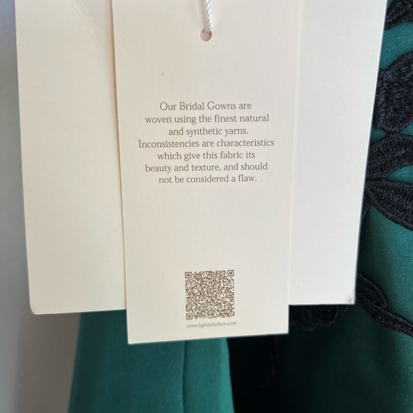 NWT, beautiful green satin retro gown - Picture 2 of 11